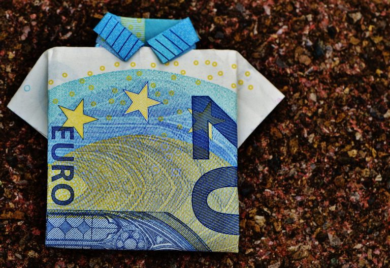 Wie man in zeiten hoher inflation geld spart